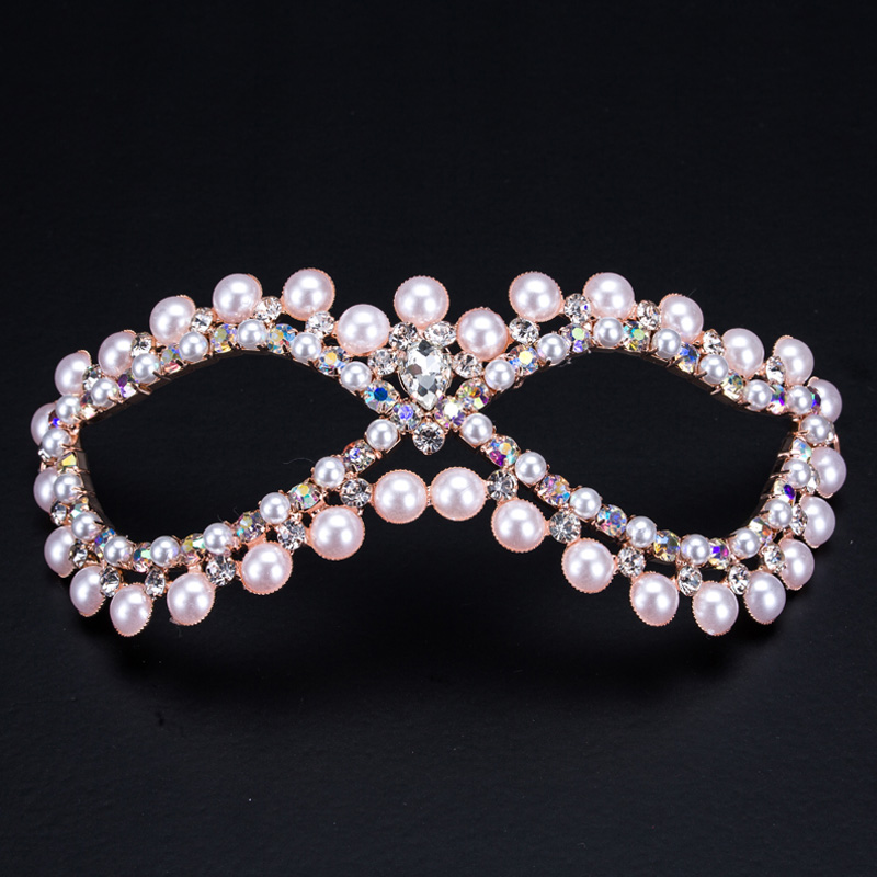 パーティーマスクの素材は何ですか？