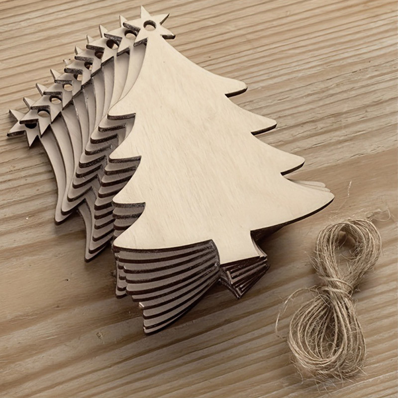 クリスマスツリーの形状の装飾品