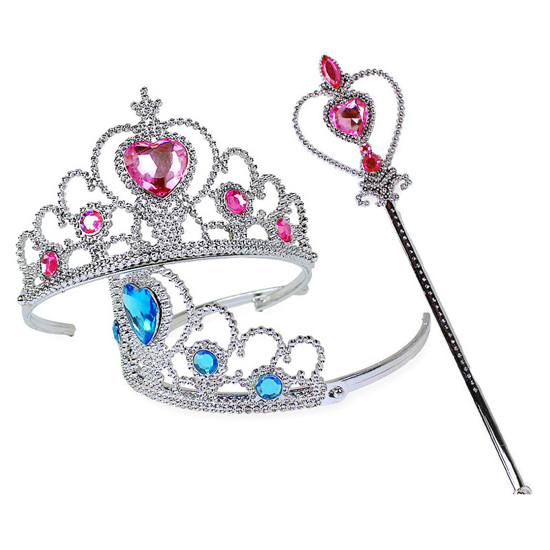 プリンセスは王冠とスティックの杖をドレスアップします